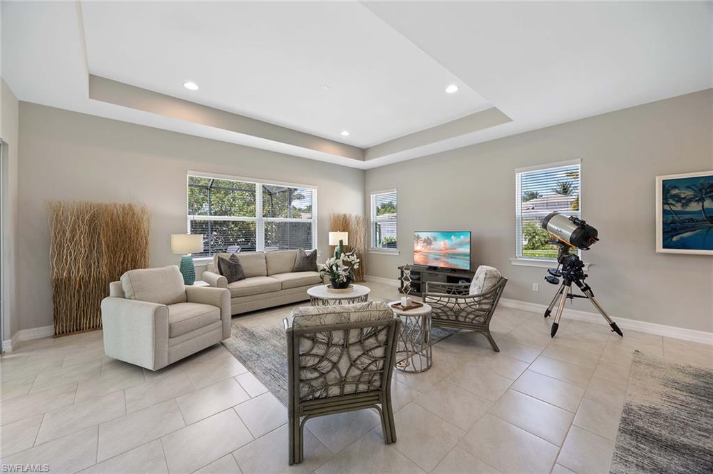 SAVANNAH LAKES - Residential