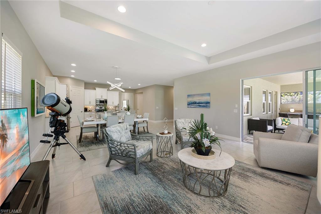 SAVANNAH LAKES - Residential