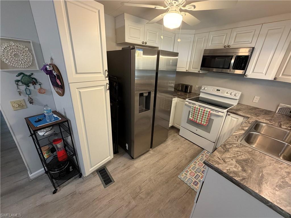 CARRIAGE VILLAGE - Residential