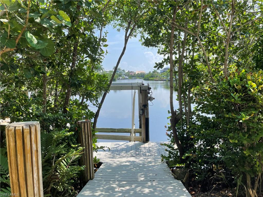 BAREFOOT BEACH - Residential