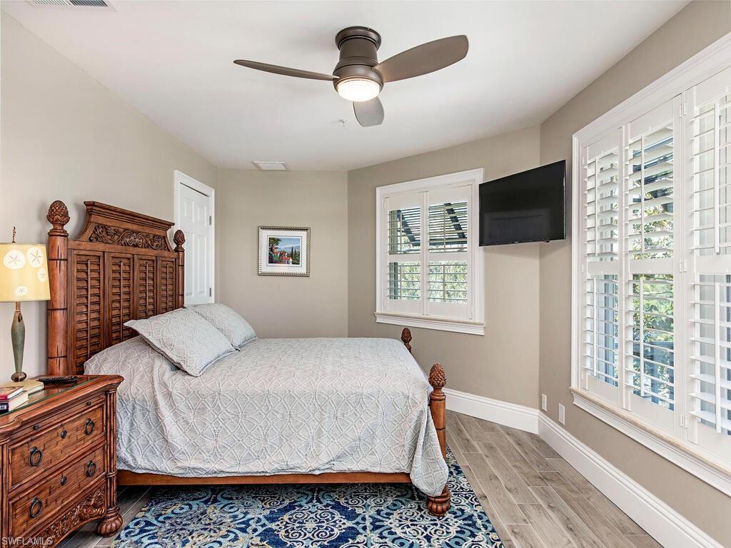 BAREFOOT BEACH - Residential