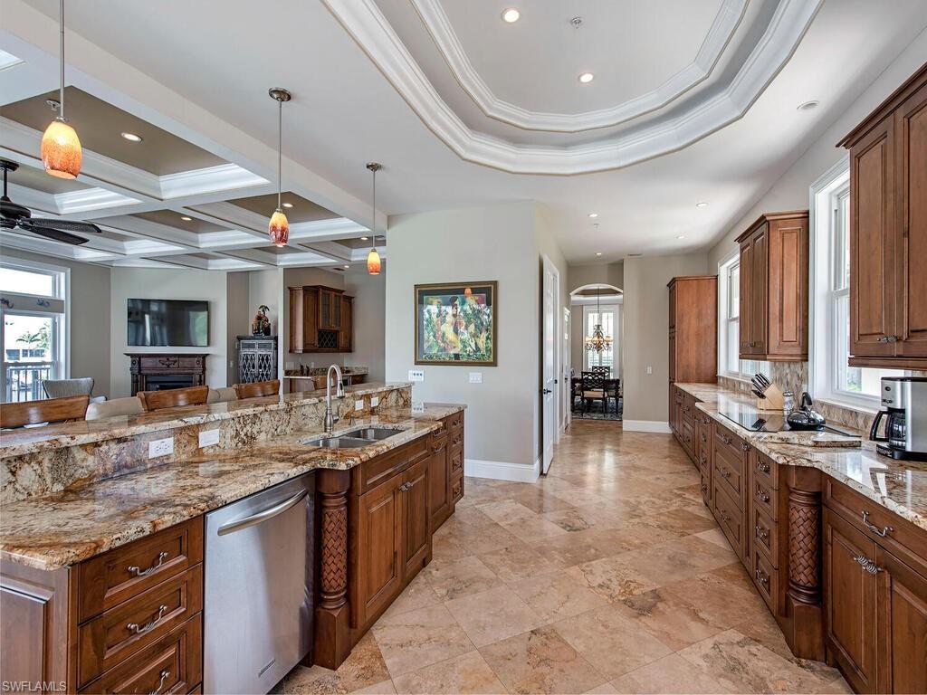 BAREFOOT BEACH - Residential