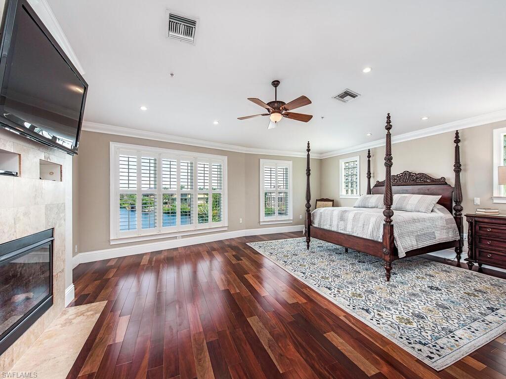 BAREFOOT BEACH - Residential