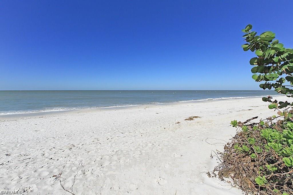 BAREFOOT BEACH - Residential