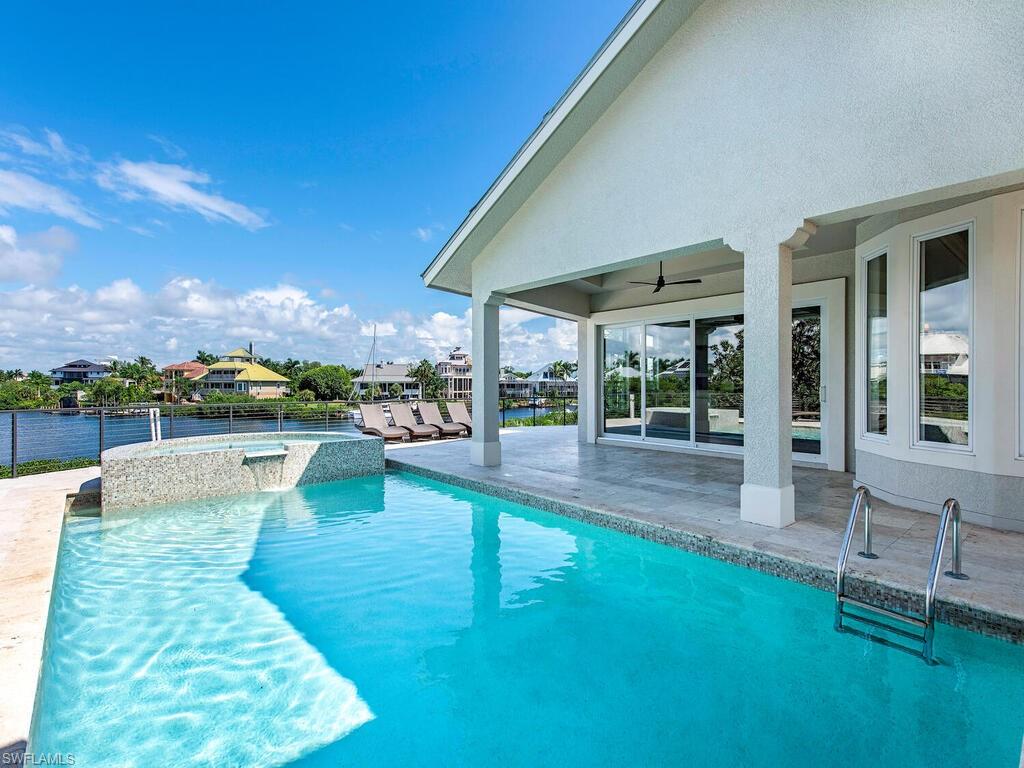 BAREFOOT BEACH - Residential