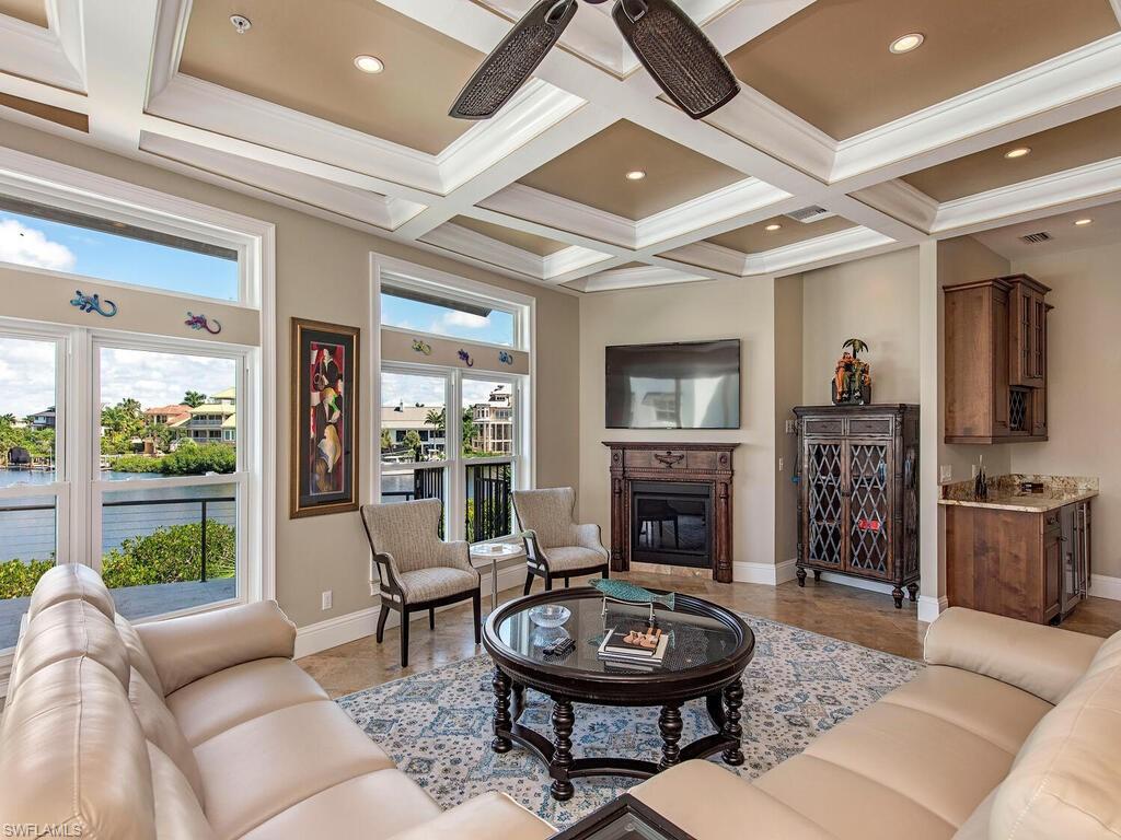 BAREFOOT BEACH - Residential