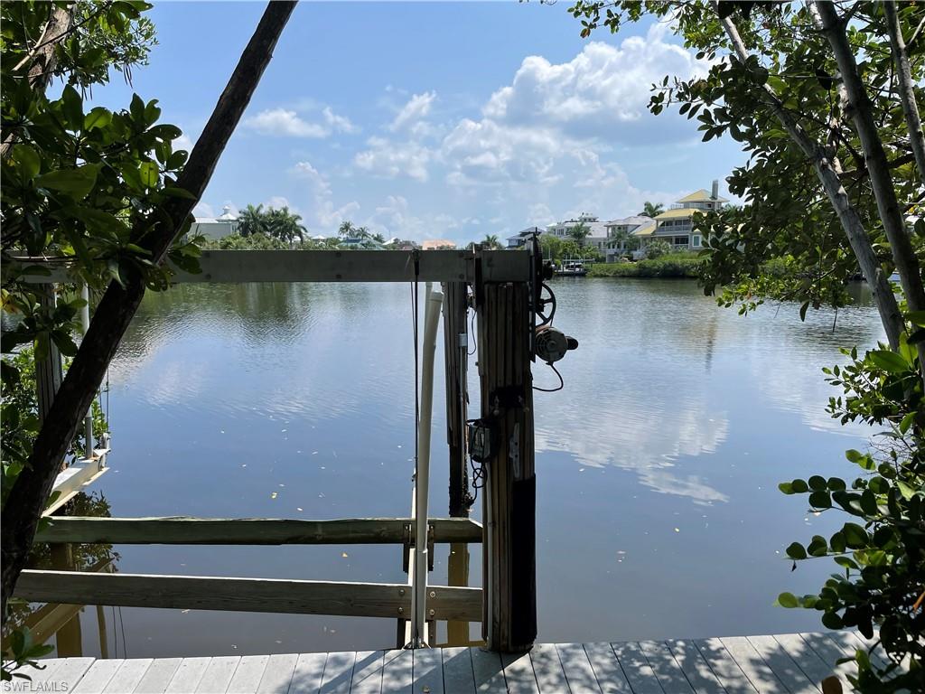 BAREFOOT BEACH - Residential
