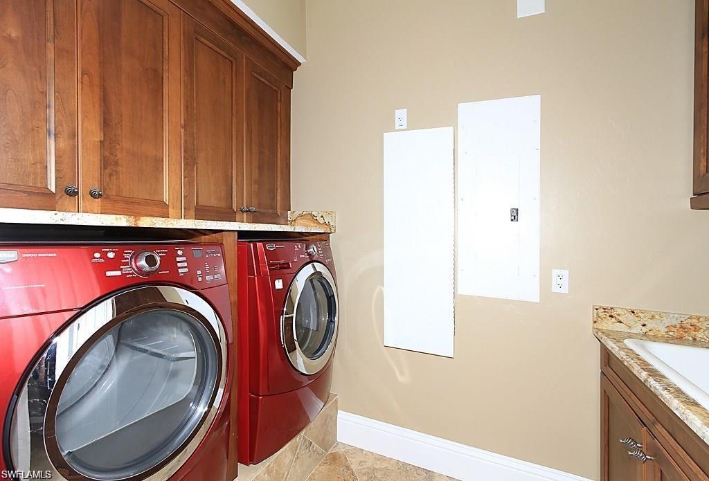 BAREFOOT BEACH - Residential