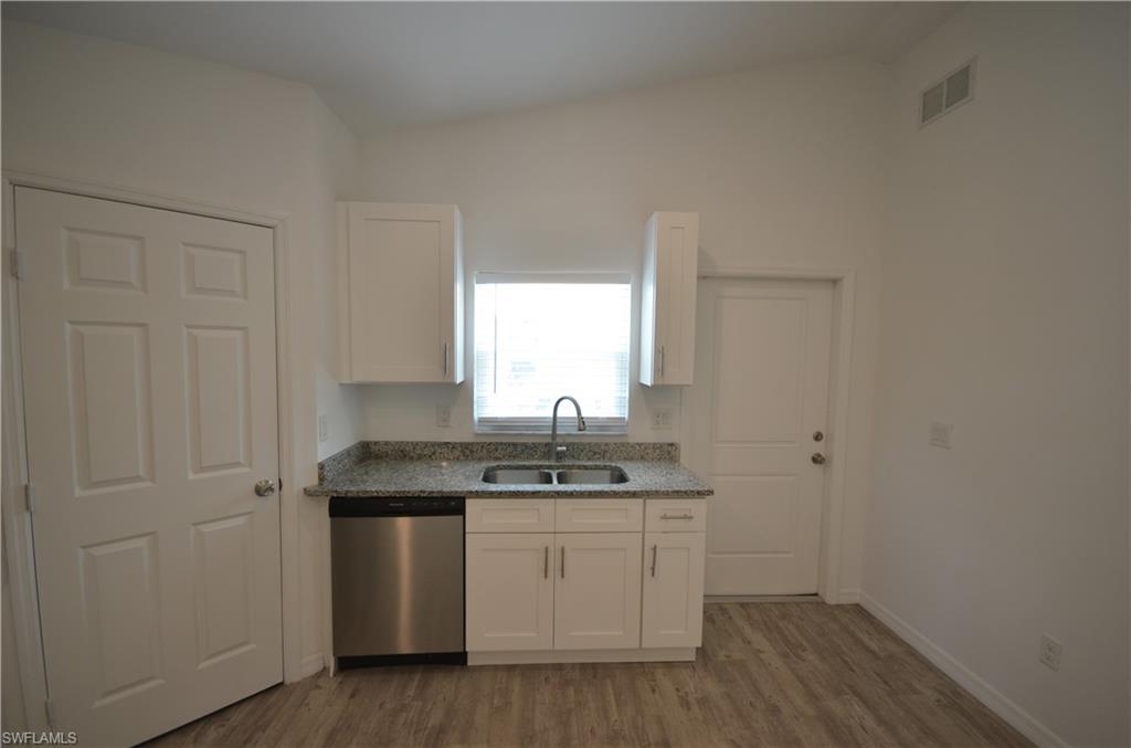 CARVER PARK - Residential Lease