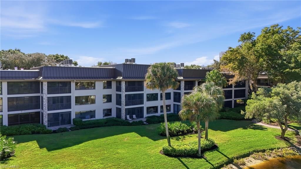 Photo of 5950 Pelican Bay BLVD #125, NAPLES, FL 34108 (MLS # 226002534)