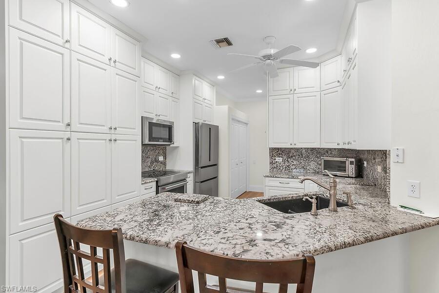8945 Bristol BEND