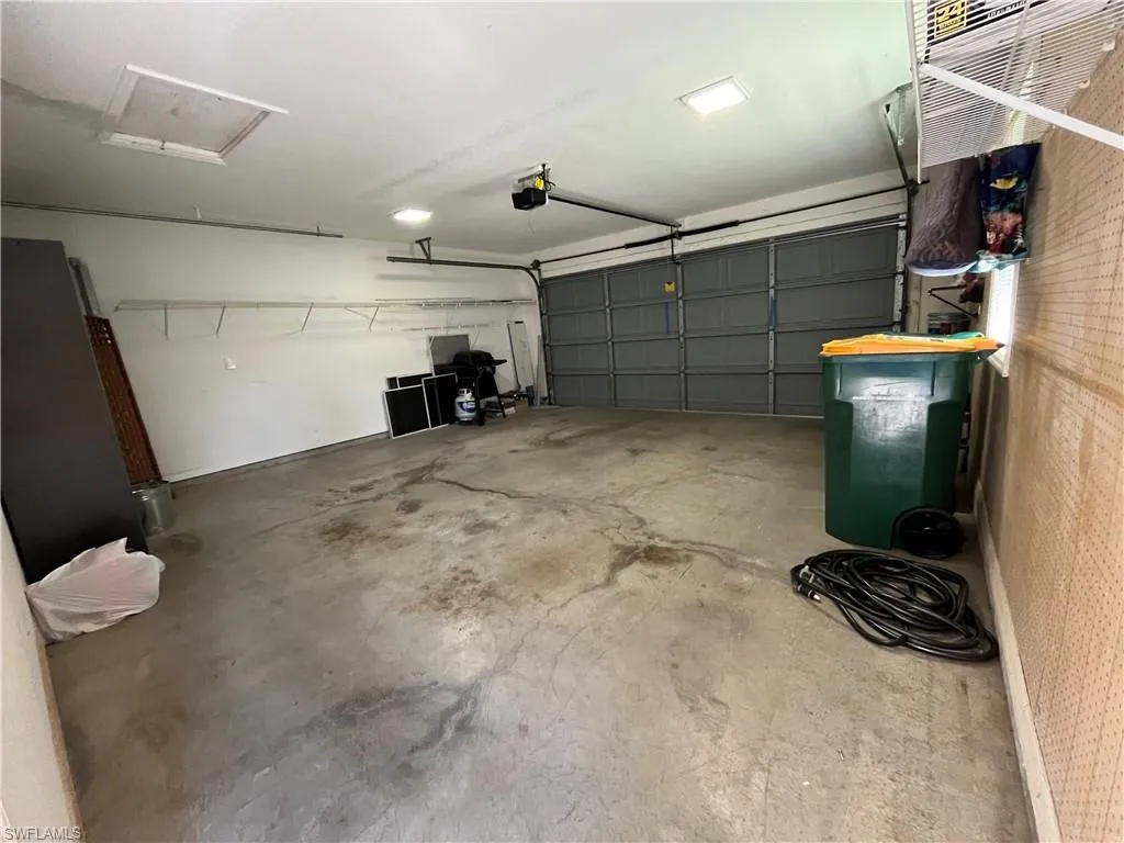 Naples, Florida 34109, United States, 2 Bedrooms Bedrooms, ,2 BathroomsBathrooms,Residential,Pending,122824