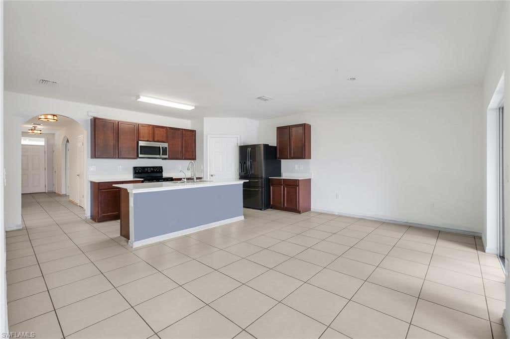 Photo of 8117 Sandpiper RD, FORT MYERS, FL 33967 (MLS # 226017952)