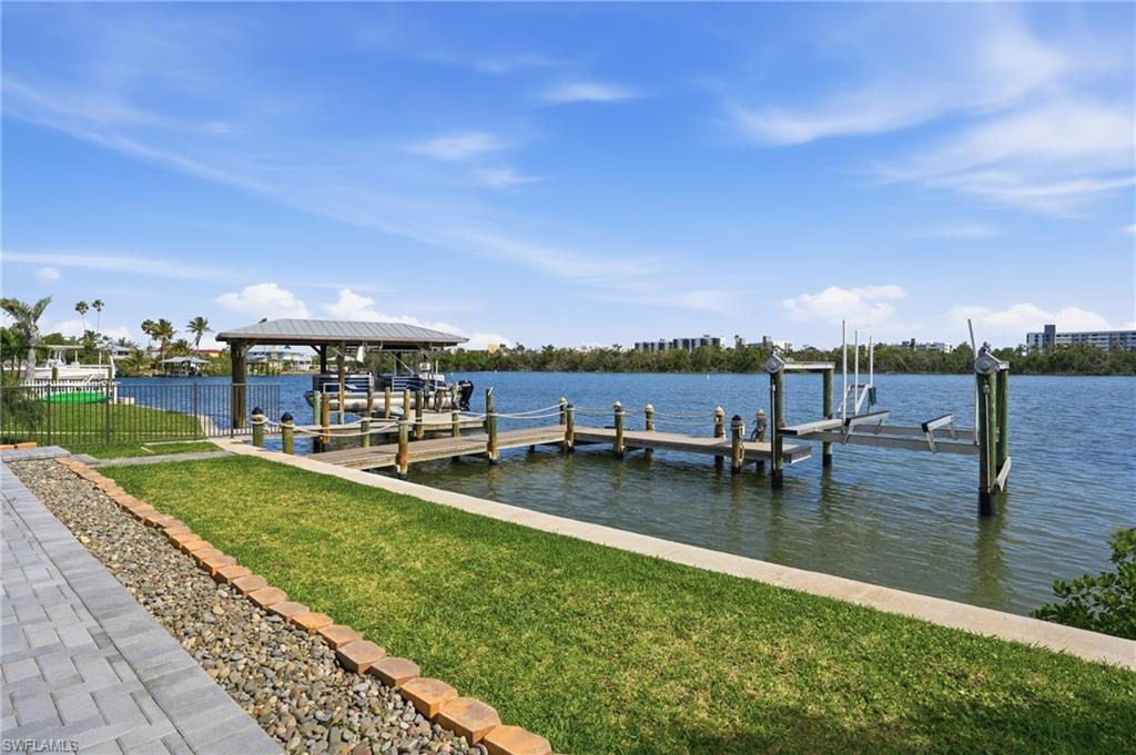 LAGUNA SHORES - Residential