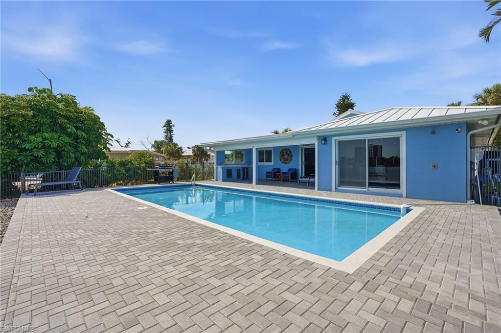 LAGUNA SHORES - Residential