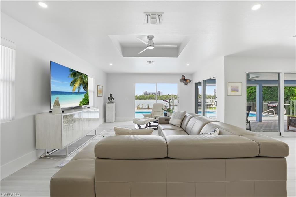 LAGUNA SHORES - Residential