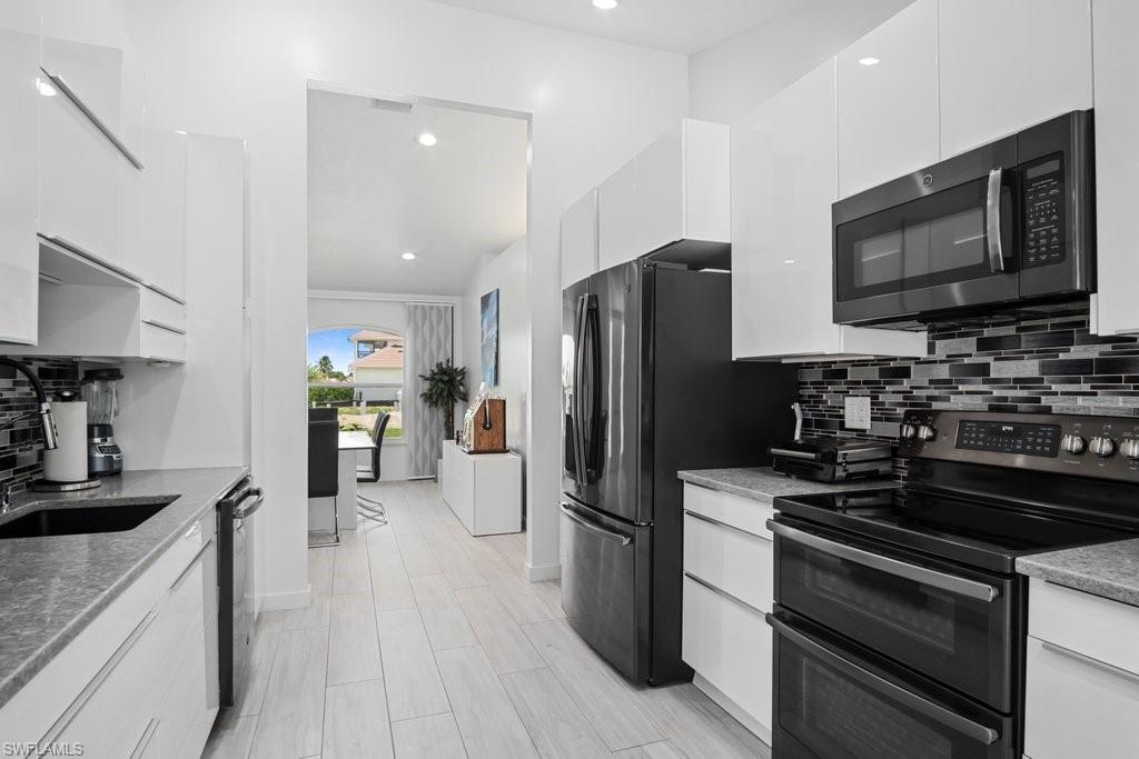 MARCO ISLAND - Residential