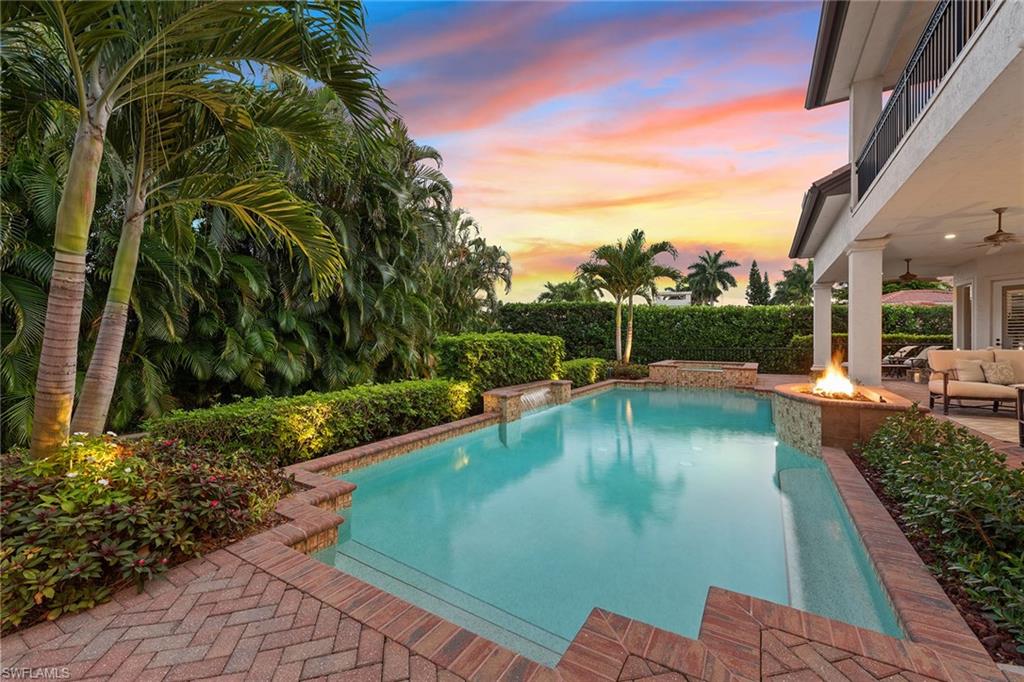 MOORINGS - Residential