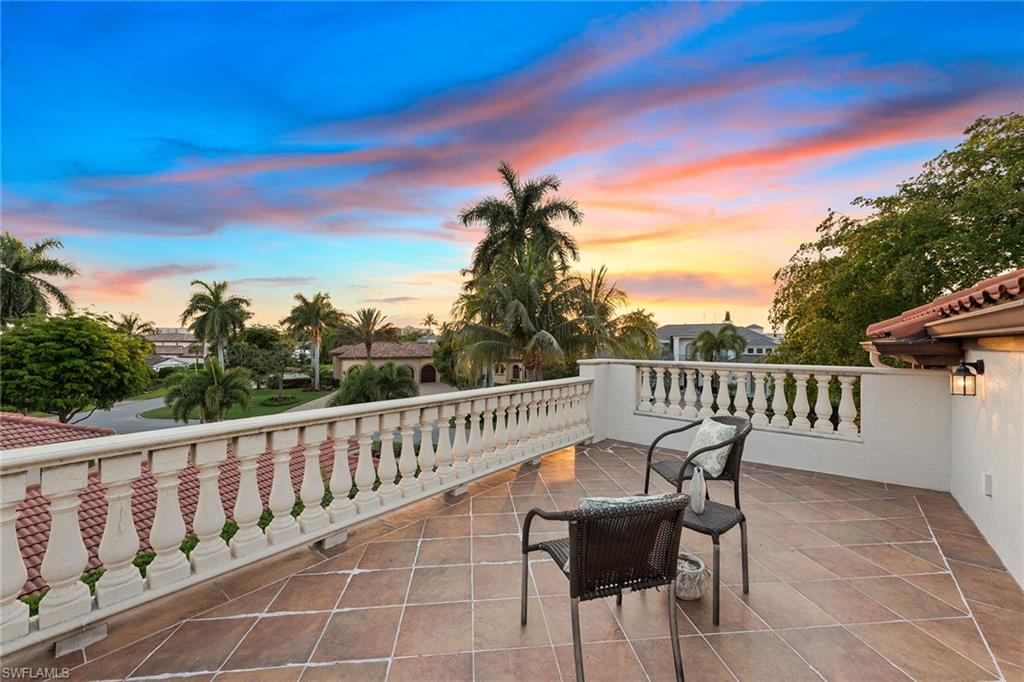 MOORINGS - Residential