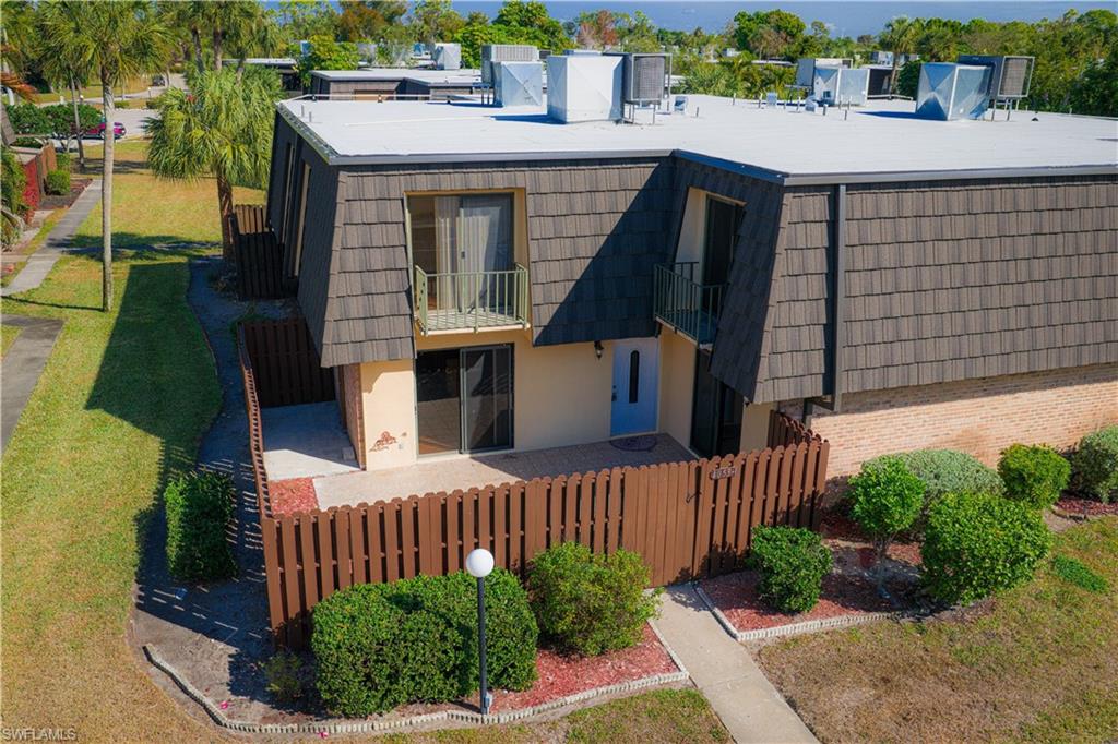 PARKWOODS TOWNHOUSE COMMUNITY - Residential