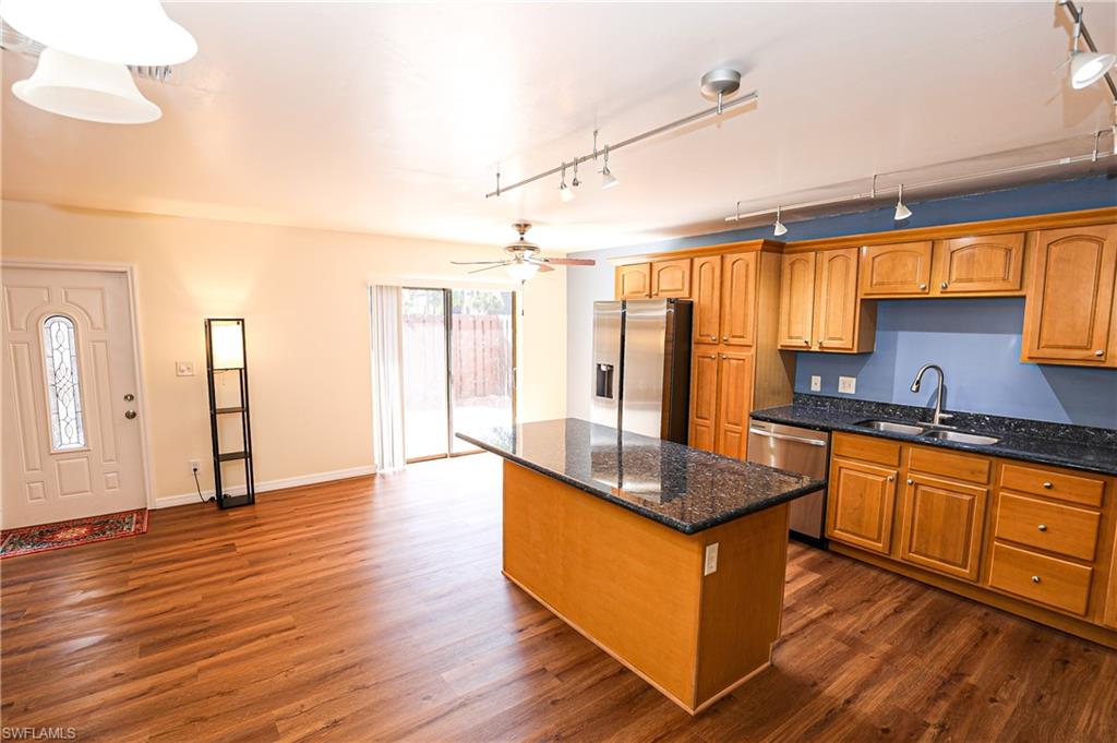 PARKWOODS TOWNHOUSE COMMUNITY - Residential