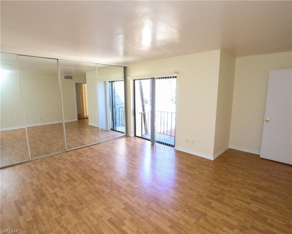 PARKWOODS TOWNHOUSE COMMUNITY - Residential