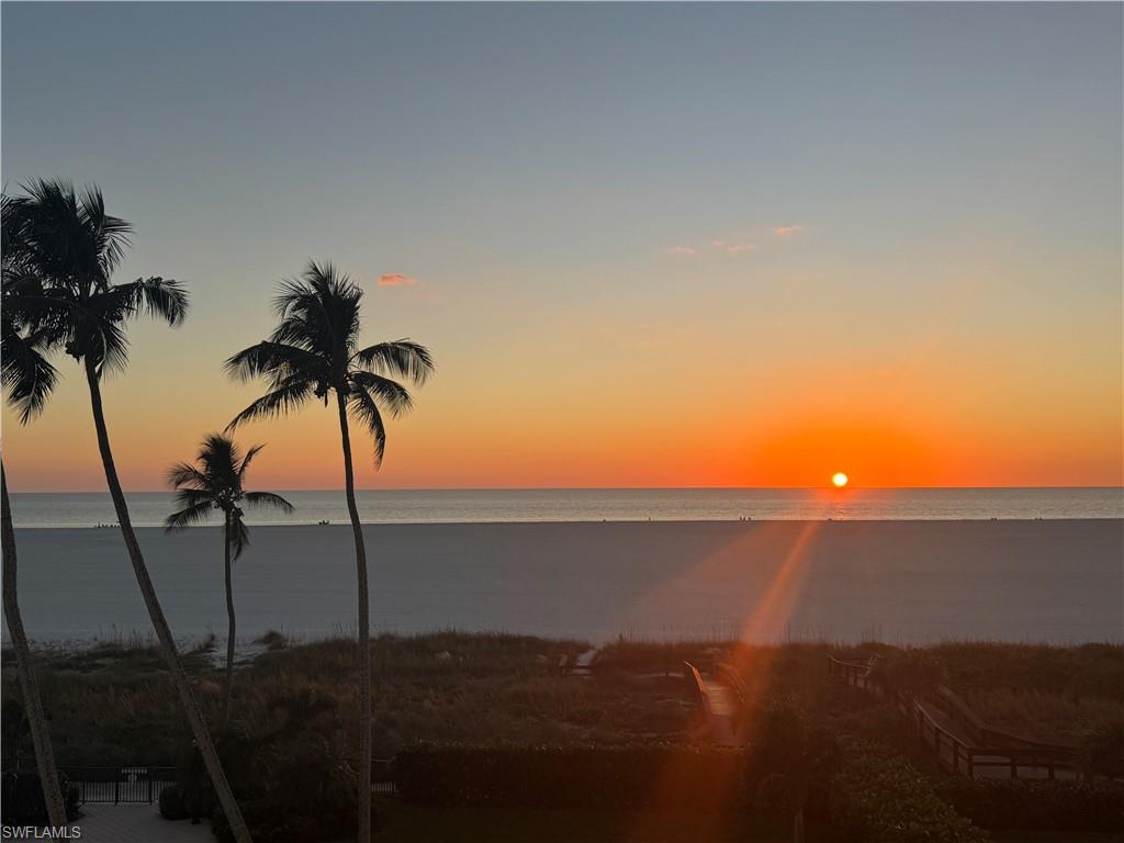 EMERALD BEACH APARTMENTS - Residential Lease