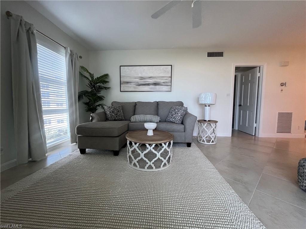 EMERALD BEACH APARTMENTS - Residential Lease