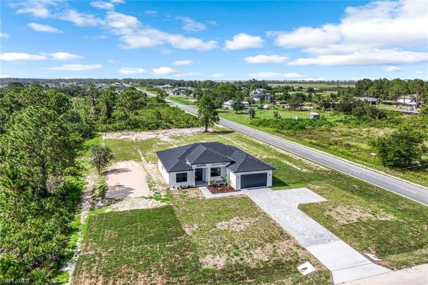 Magnificent brand new house 4 bedrooms 3 baths, full appliances, built in closets, 1 acre of land.