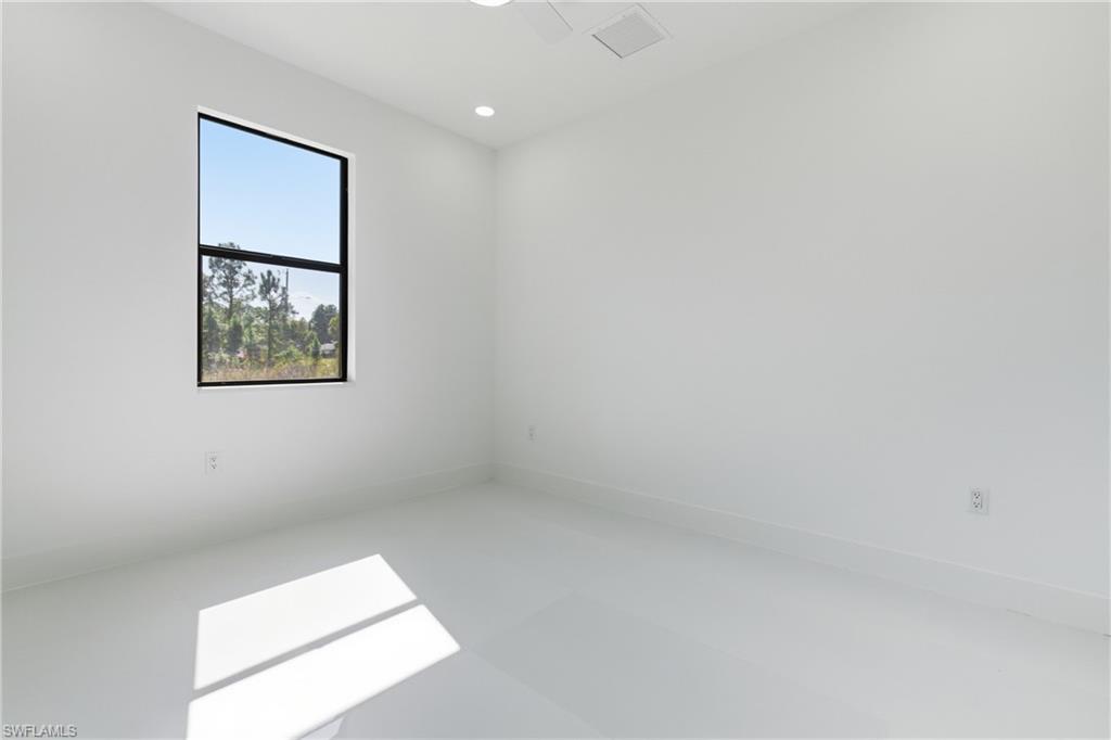 MIRROR LAKES - Residential