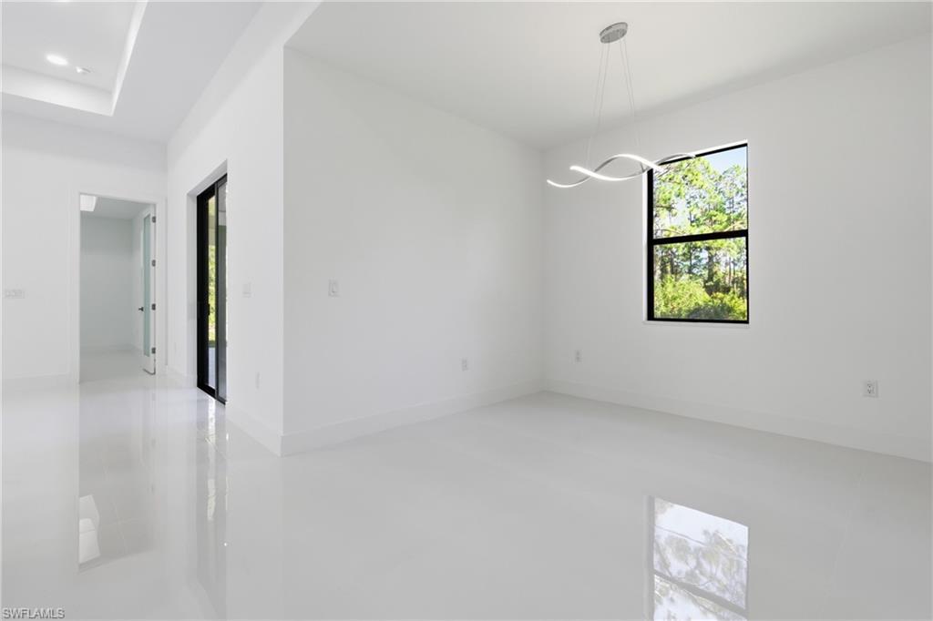 MIRROR LAKES - Residential