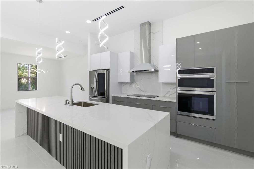 MIRROR LAKES - Residential