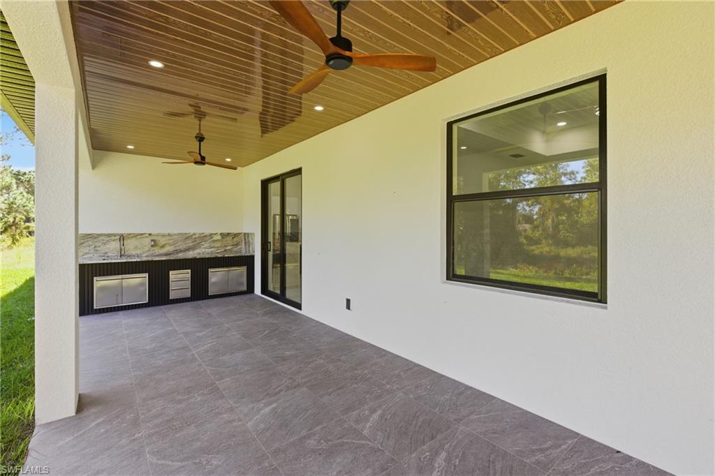 MIRROR LAKES - Residential