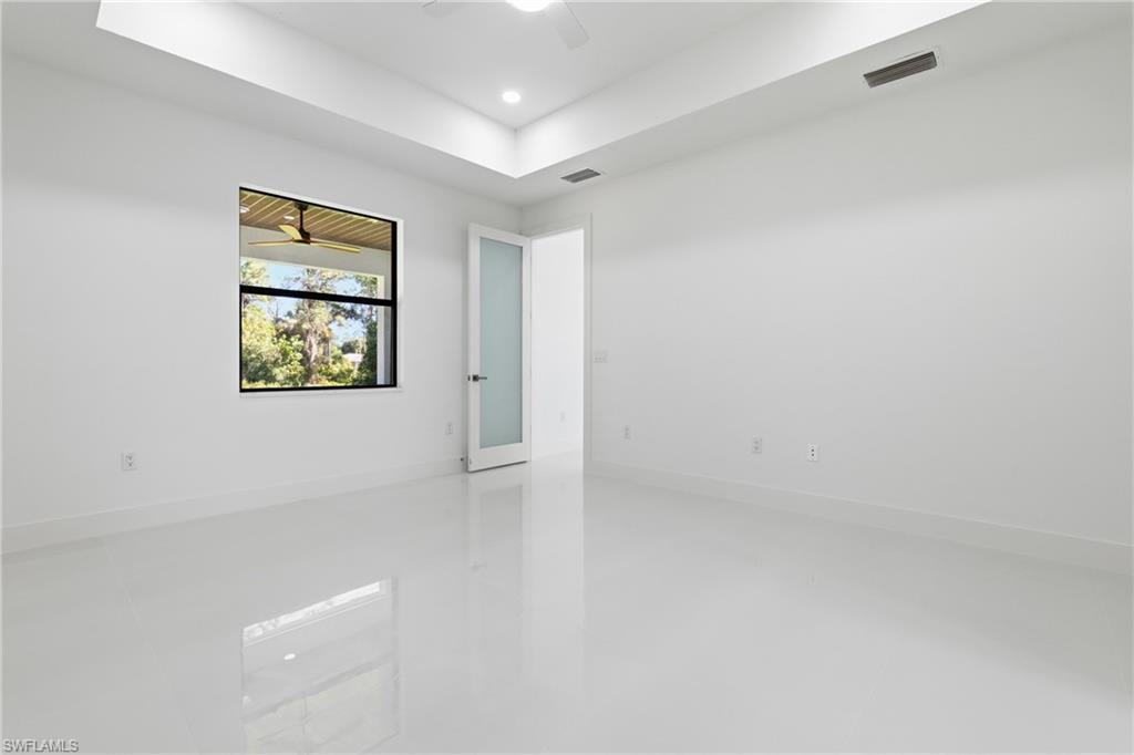 MIRROR LAKES - Residential