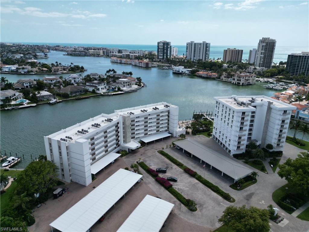 PELICAN POINT - Residential
