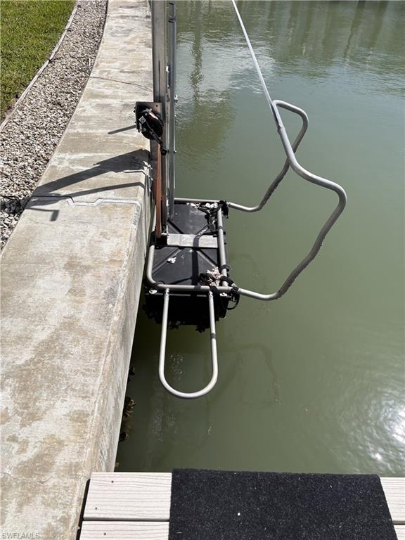 PELICAN POINT - Residential