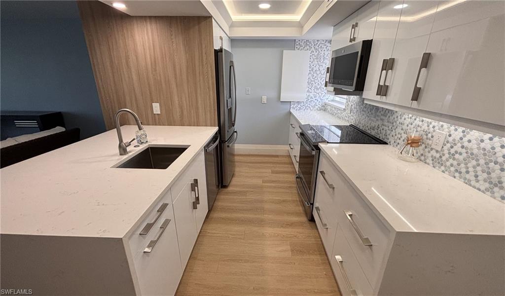 PELICAN POINT - Residential