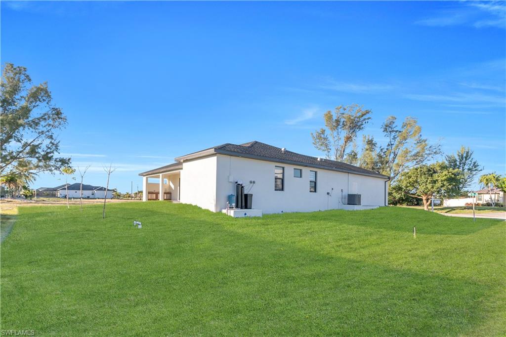 CAPE CORAL - Residential