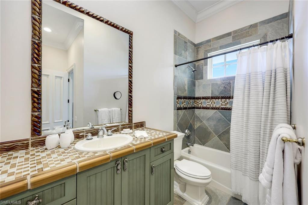 AQUALANE SHORES - Residential