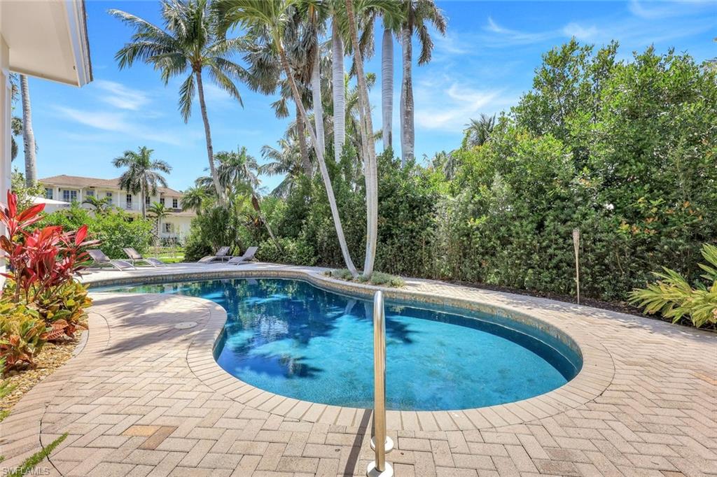 AQUALANE SHORES - Residential