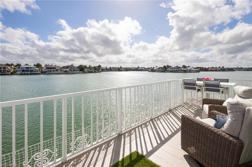 VENETIAN VILLAS - Residential