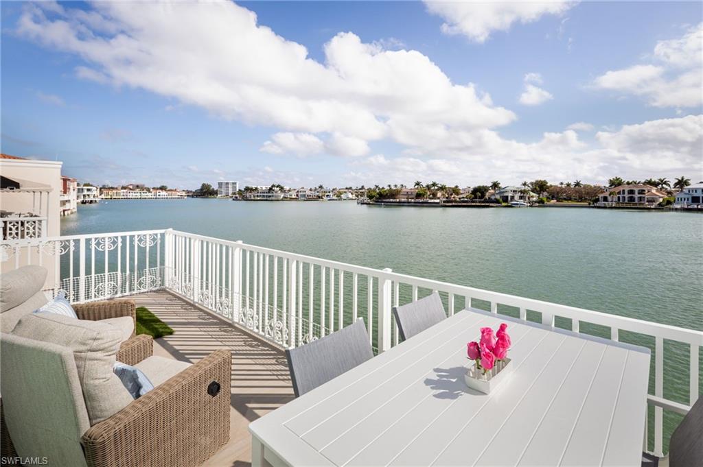 VENETIAN VILLAS - Residential