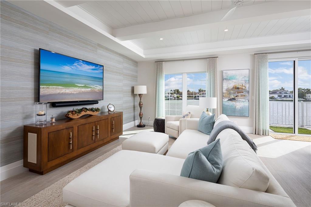 VENETIAN VILLAS - Residential