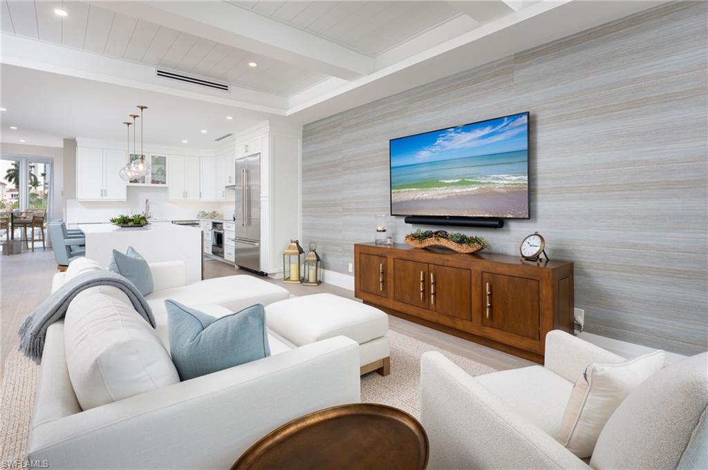 VENETIAN VILLAS - Residential