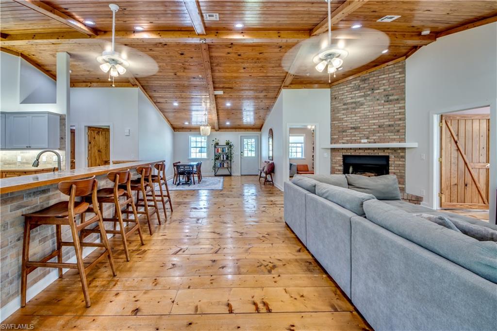 HUNTERS GLEN - Residential