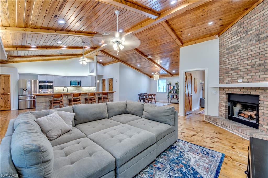 HUNTERS GLEN - Residential