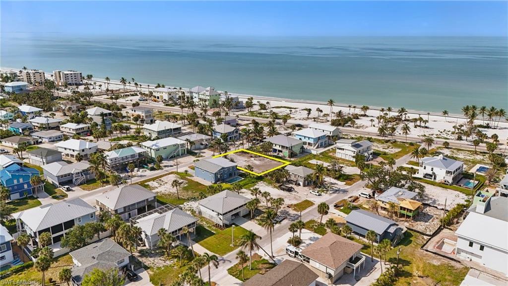 GULF ISLAND MANOR - Land