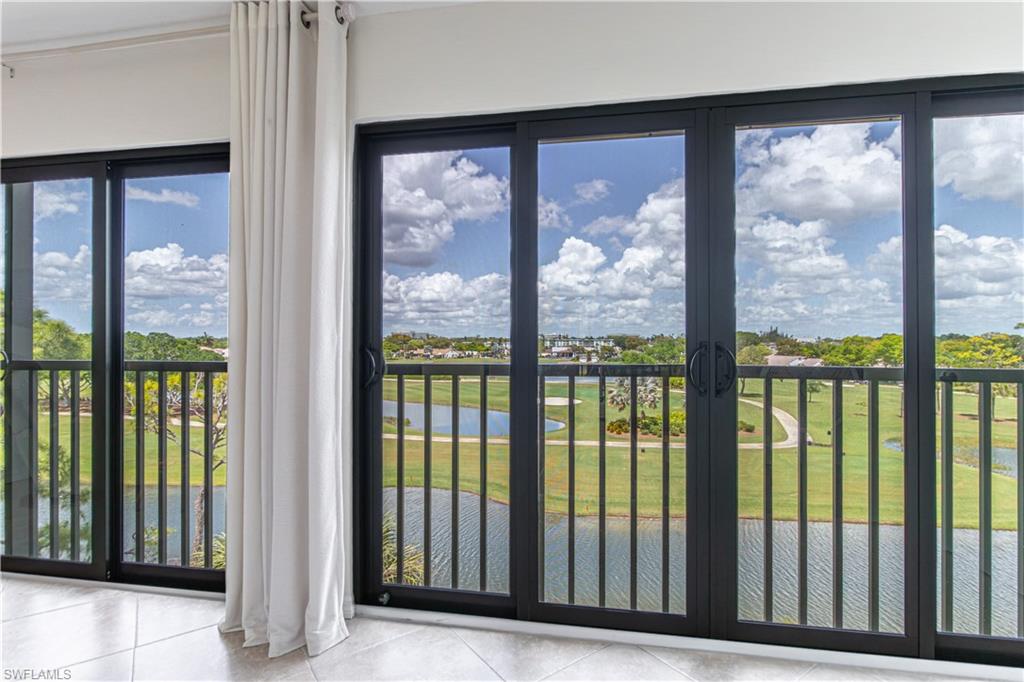 SEVEN LAKES - Residential