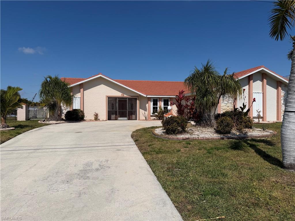 CAPE CORAL - Residential