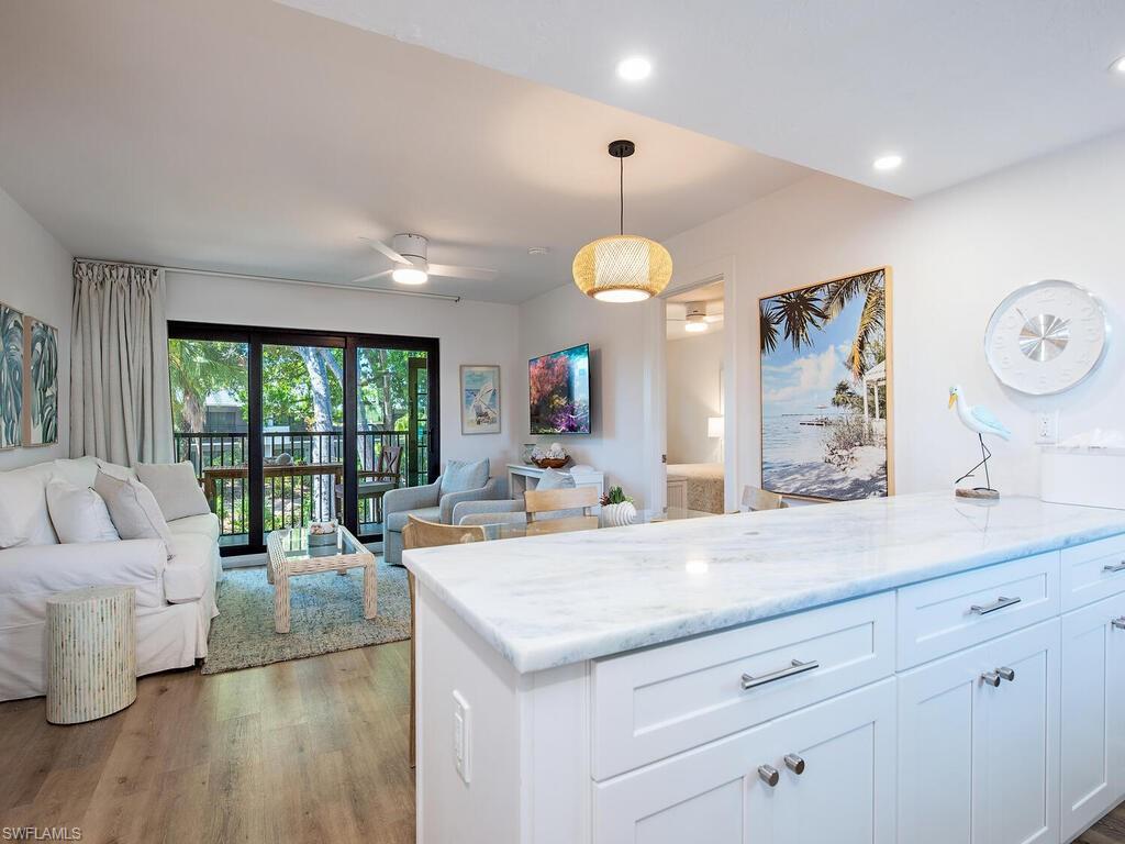 600 Neapolitan WAY 230